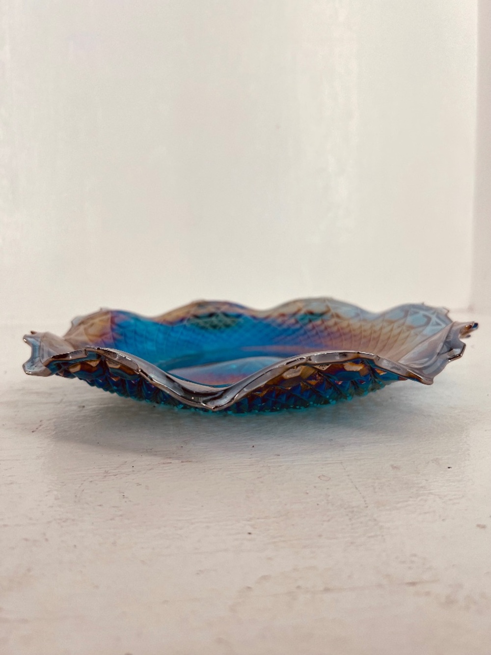 Vintage Indiana Iridescent blue Carnival glass bowl AT2676AG10